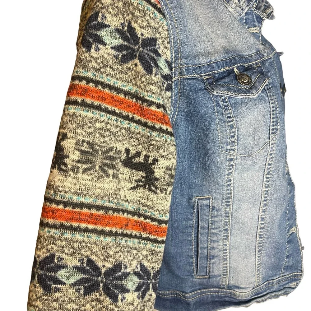 Wallflower denim Jean Jacket size L holiday snowflakes - Picture 7 of 8